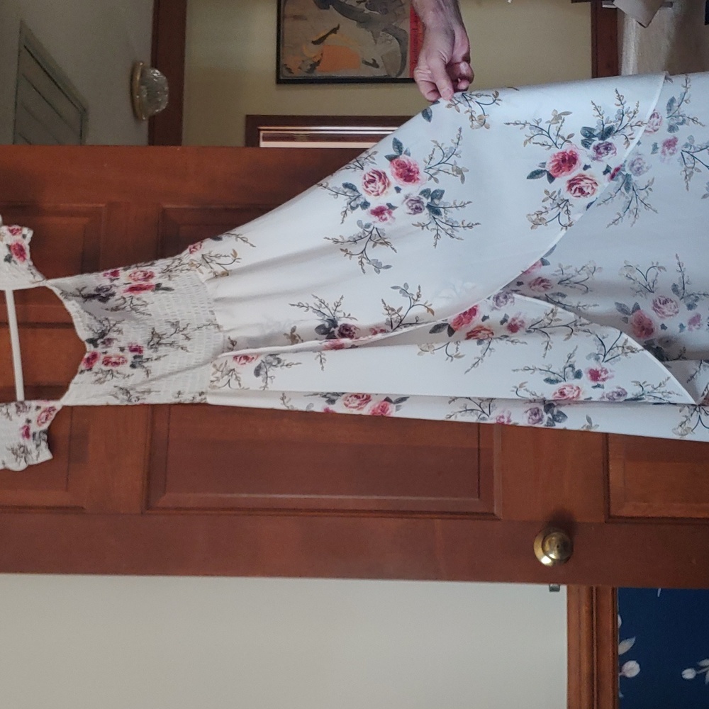 Dress - Picture 7 of 7